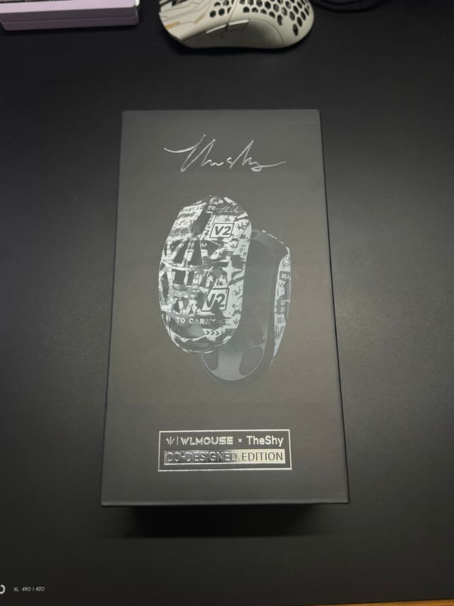 Finalmao lại tróc sơn con lăn và món quà đến từ Alex86 Store