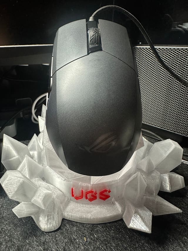 Chuột Asus Rog Pugio mua từ 2021 tới nay vẫn chạy ngon lành.
