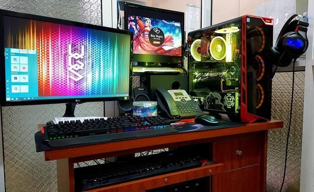 Góc máy riêng đặt chung với nơi làm việc tại cơ quan cũ