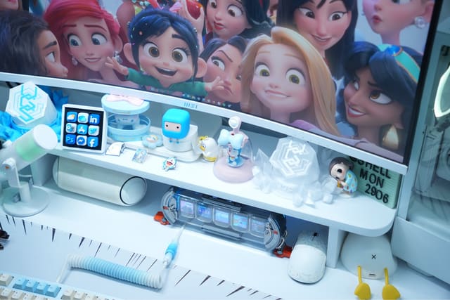 Shellmon khoe đồ