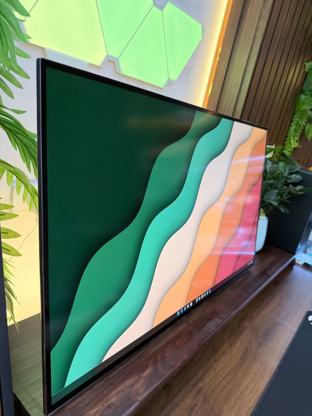 Mã màn mới của LG dùng 6 Hôm sướng thật rất đẹp và sắc nét độ sáng cao lên đến 375 Nit mã LG 32GX870B-B mua tại trang chủ LG Việt Nam mở bán ngày 13/10-2026