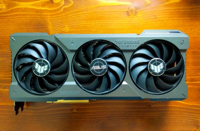 VGA 4070Ti vẫn chạy tốt dù đẵ ngót ngét 3 năm